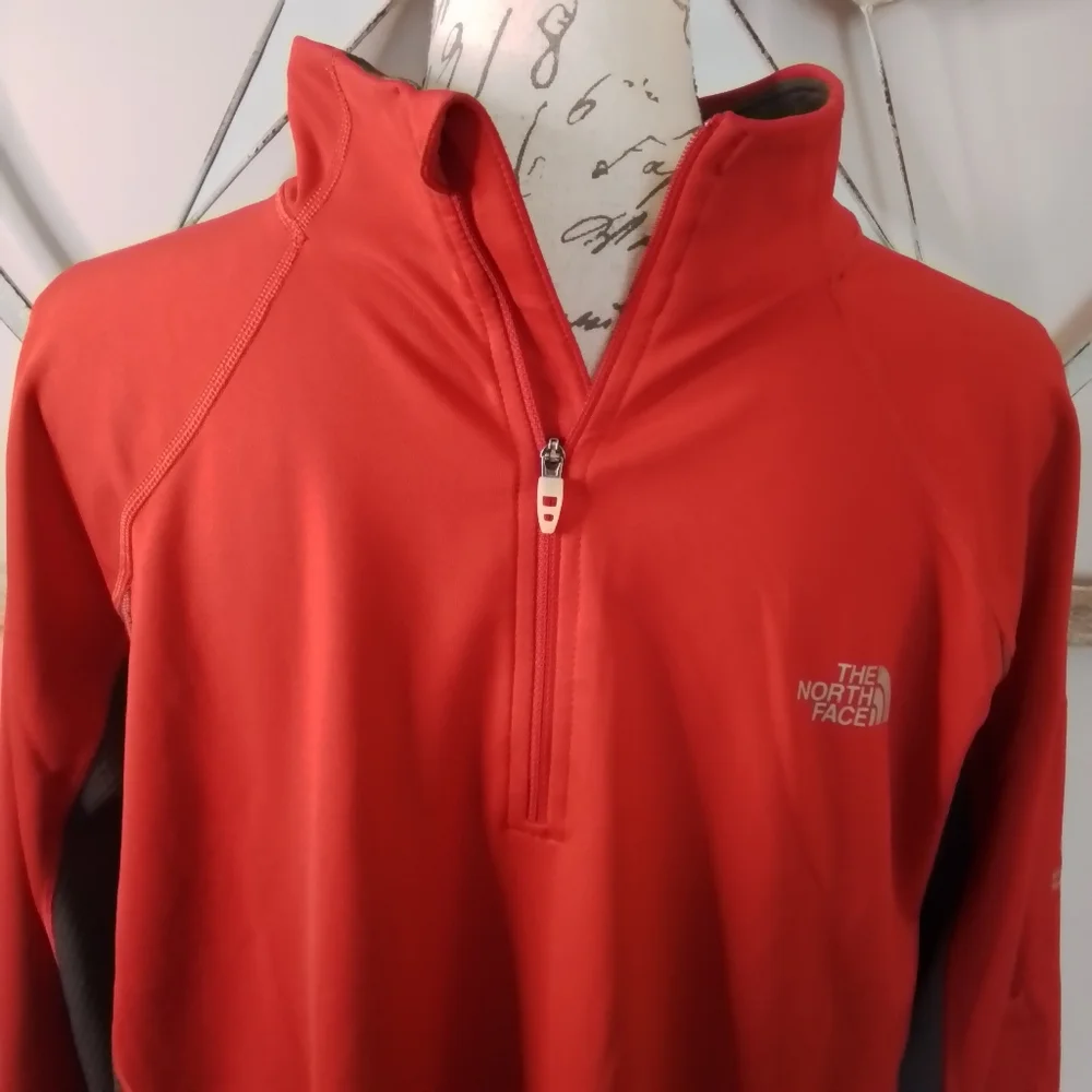 The North Face Flight Series Quarter-Zip Pullover Red/Gray - L